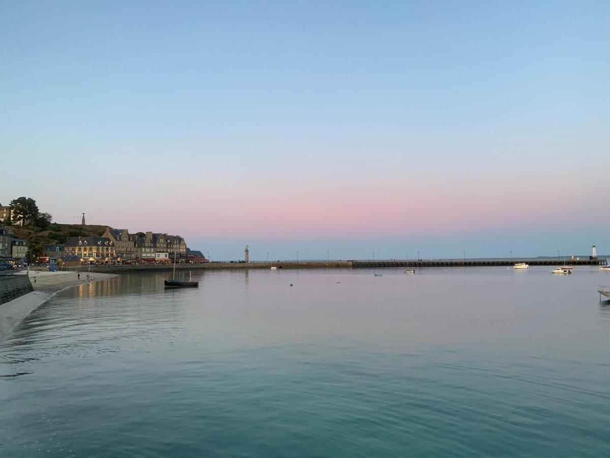 Ferienwohnung Vue Sur Mer Cancale Exterior foto