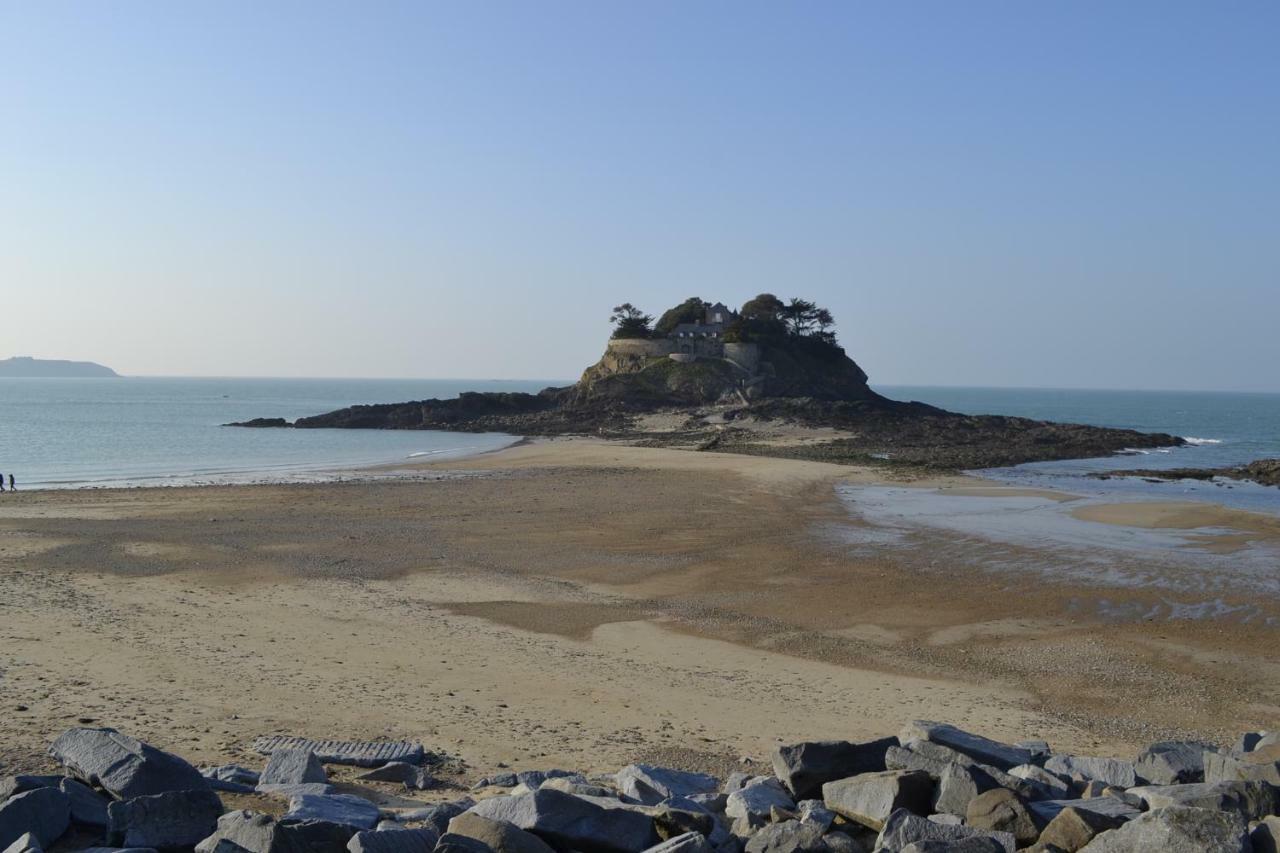 Ferienwohnung Vue Sur Mer Cancale Exterior foto