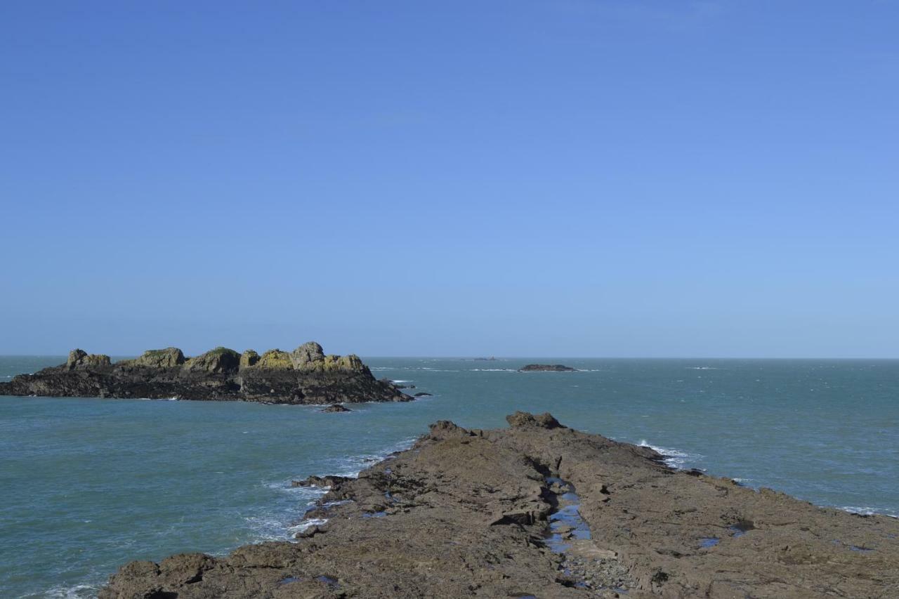 Ferienwohnung Vue Sur Mer Cancale Exterior foto